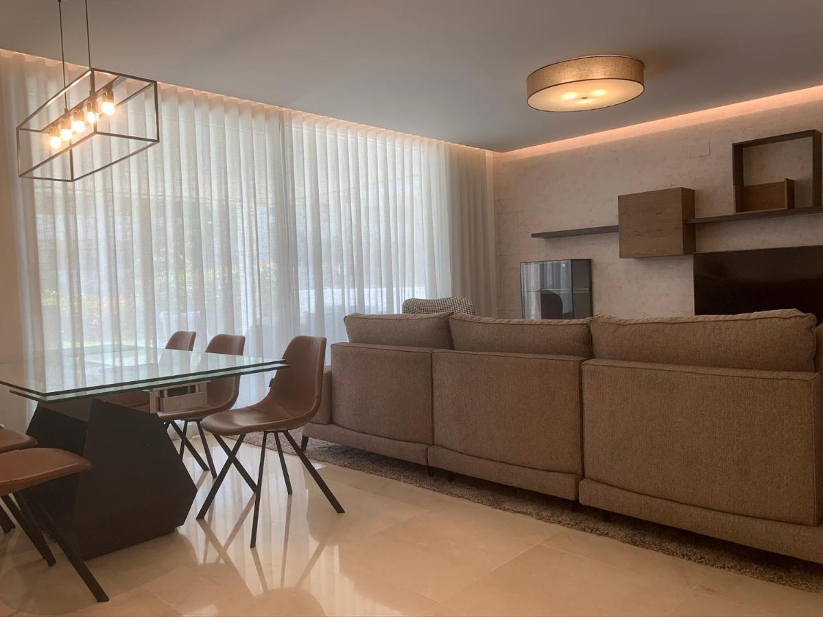 Apartamento Royal Banus Marbella Exterior foto