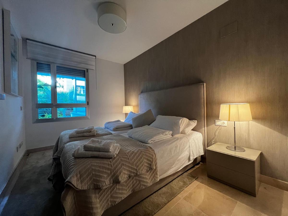 Apartamento Royal Banus Marbella Exterior foto