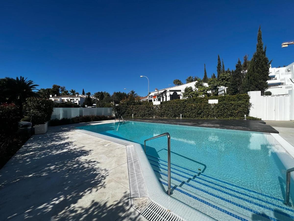 Apartamento Royal Banus Marbella Exterior foto